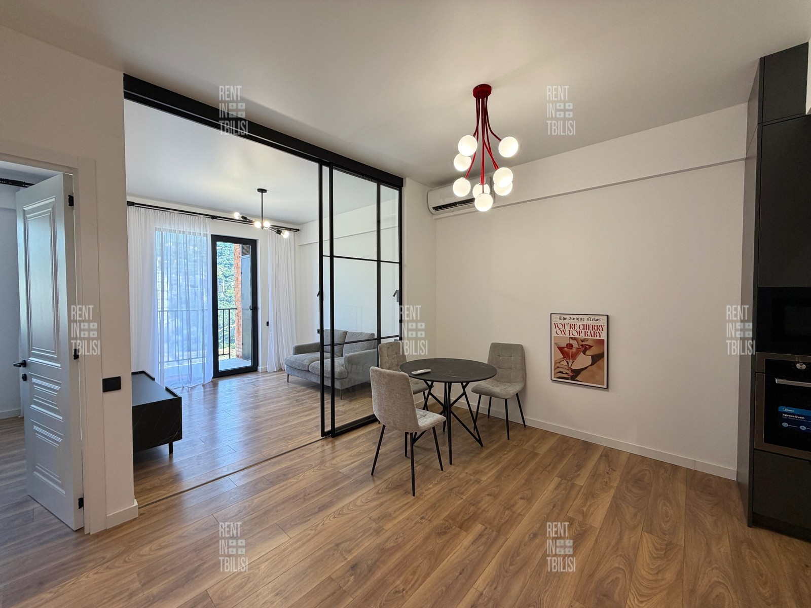 46/7 University St - 2 rooms
