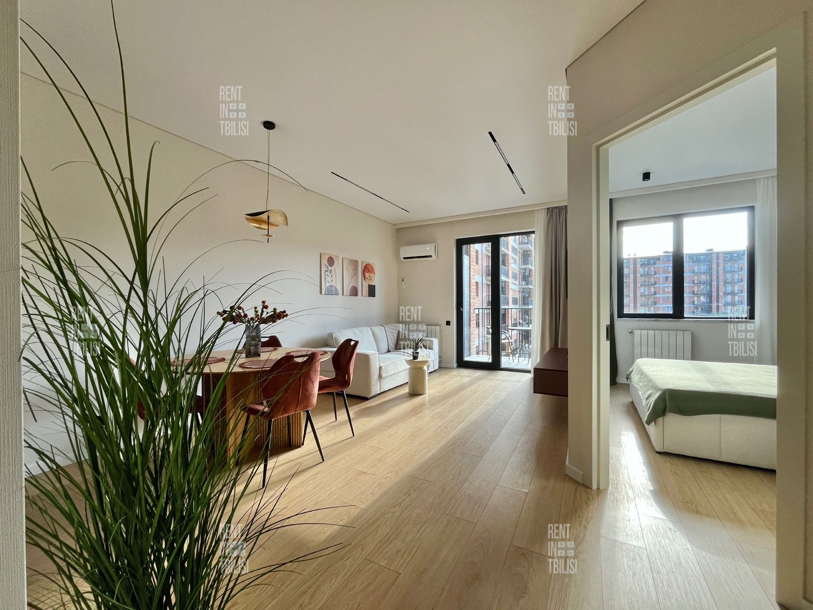 46 University St - 2 rooms