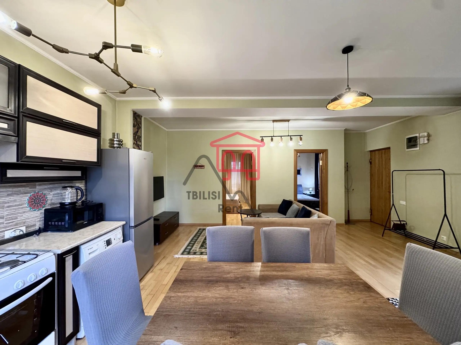 Pyotr Tchaikovsky Street, 12 - 3 rooms