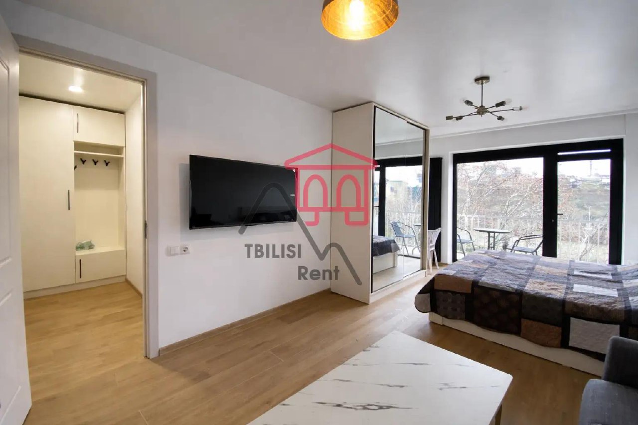 Vakhtan Gorgasali Street, 37 - 2 rooms