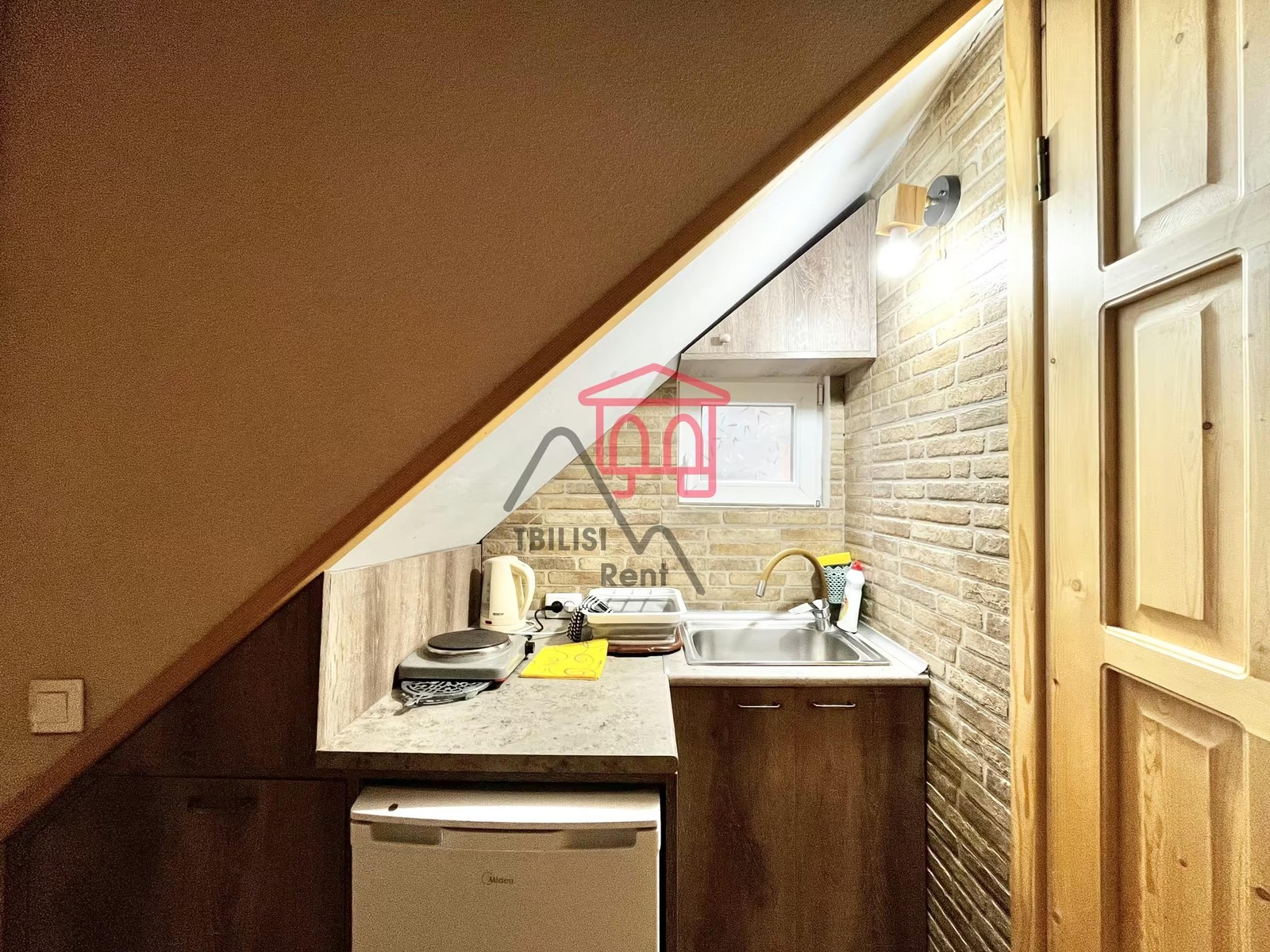 Dodo and Kote Khiishiashvili 10 - 1 rooms