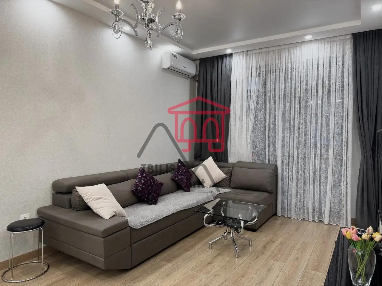 Pavle Aslanidi 12 - 2 rooms