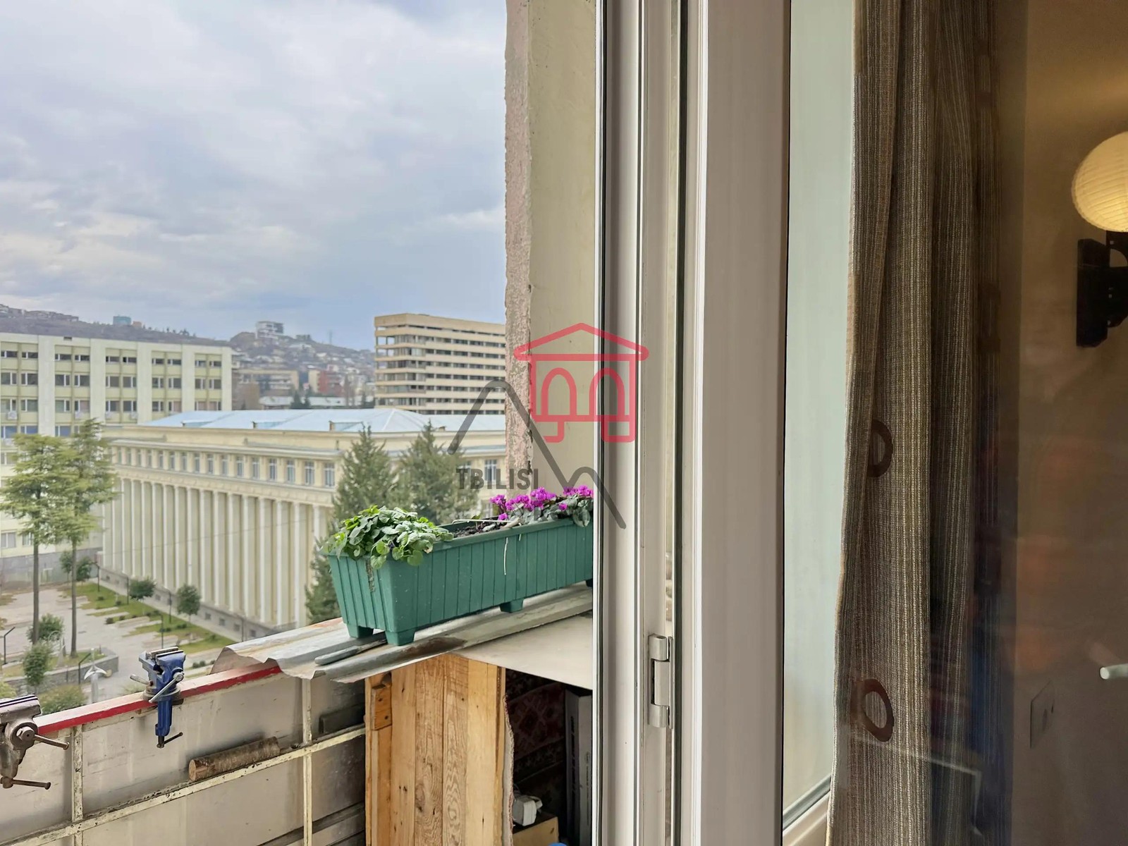 Vazi Pshavela Prospekt, 26 - 1 rooms