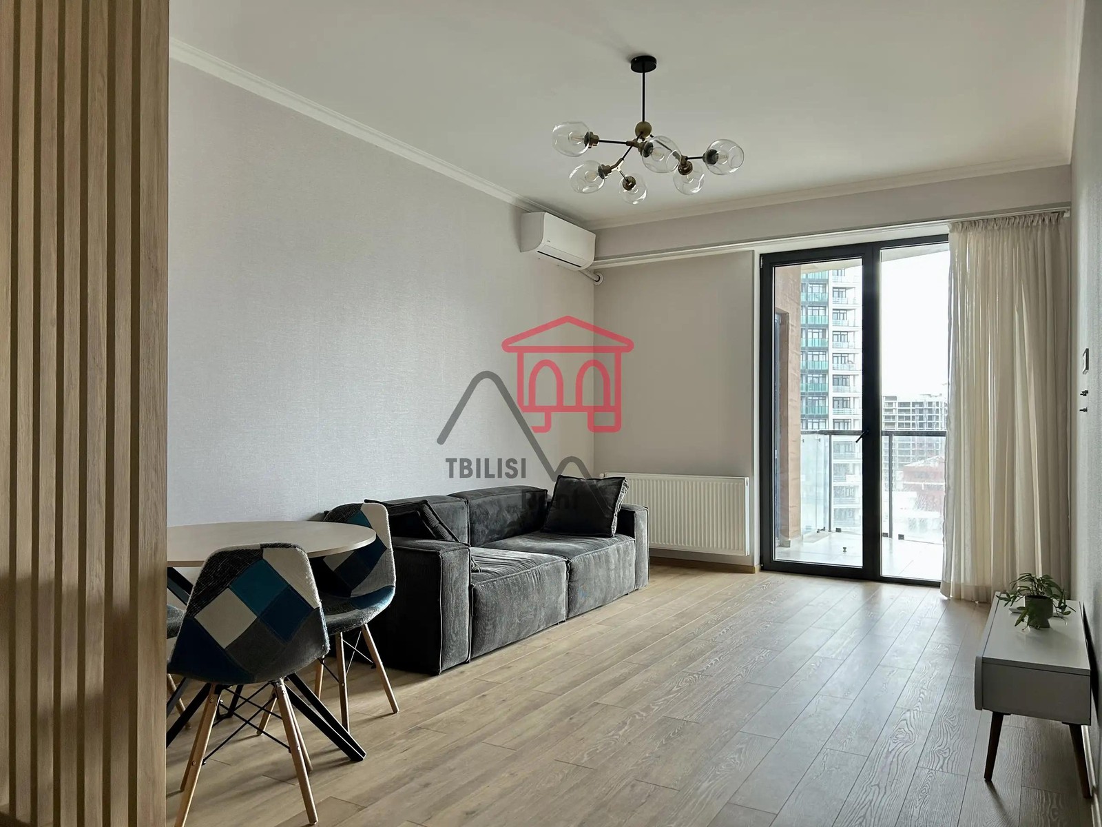 University Street, 27 - 2 rooms