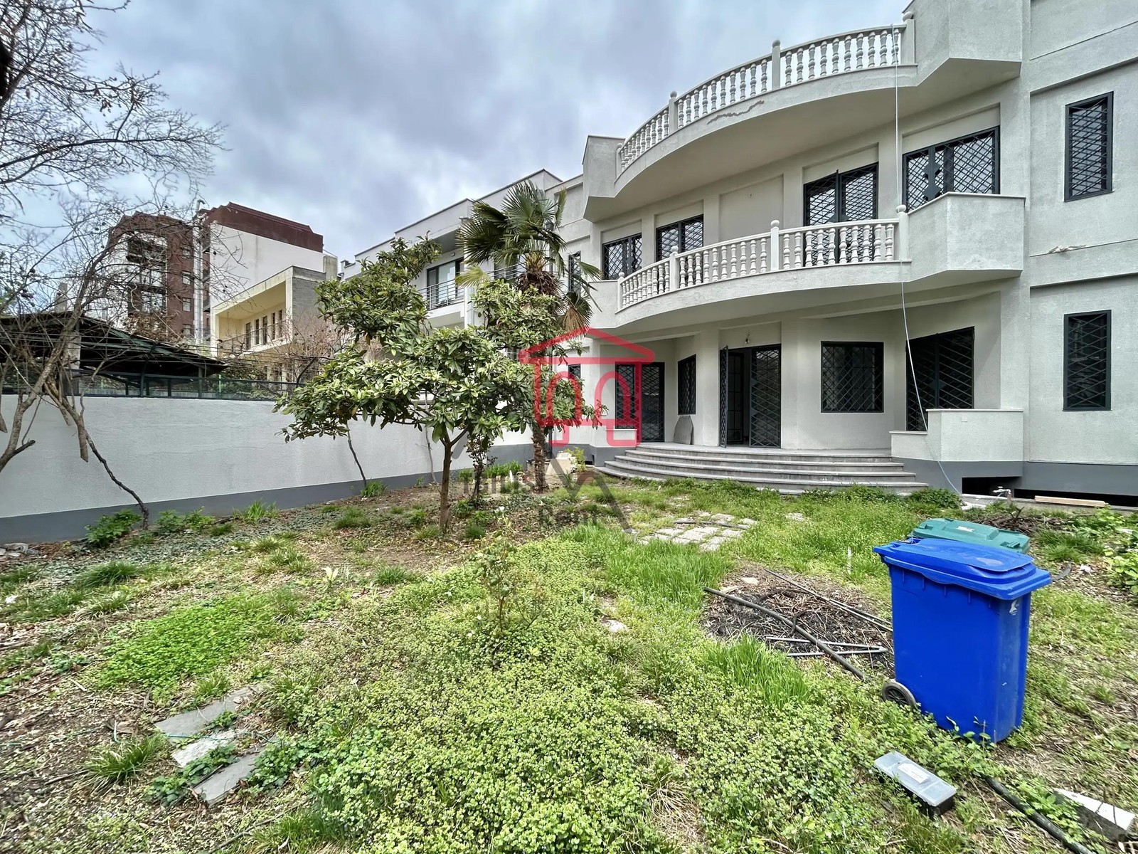 Otara Oniashvili Street, 54 - 5 rooms