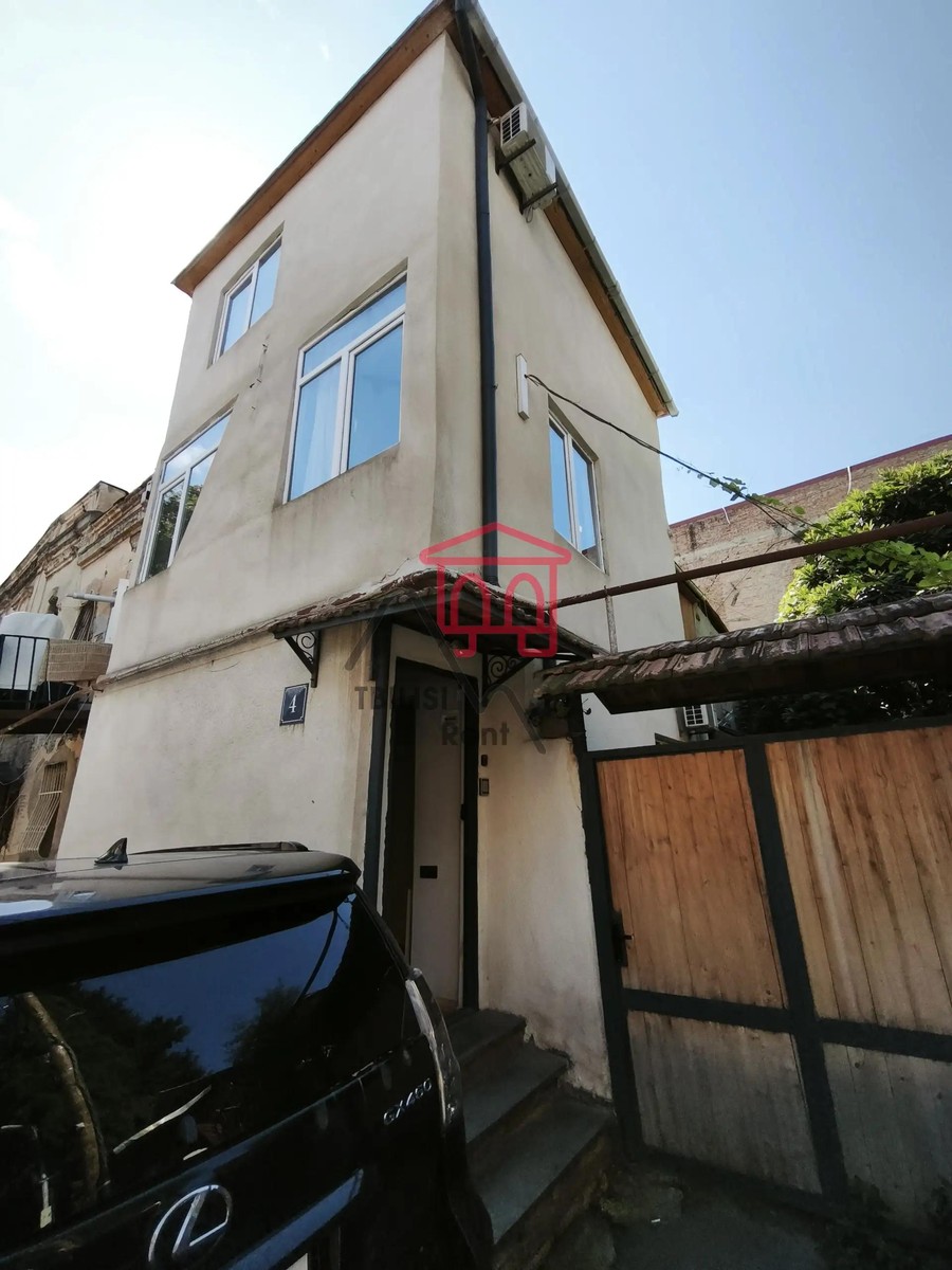 Tbilisi, Ukleba Street, 6 - 4 rooms
