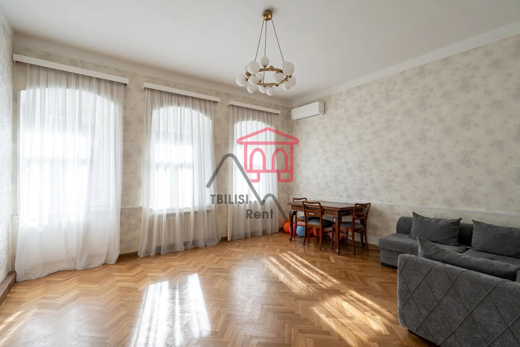 Ninoshvili 21 - 3 rooms