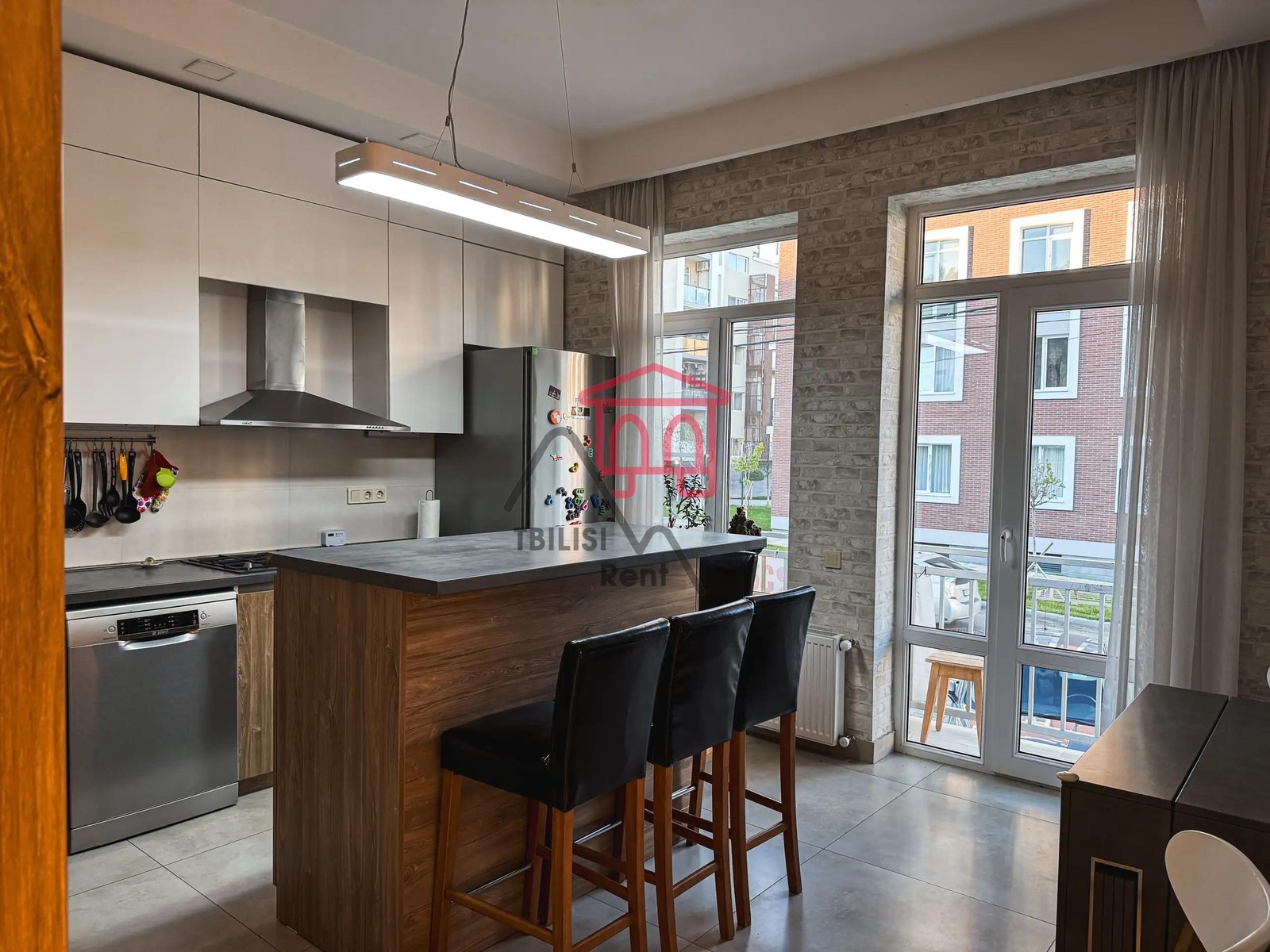 Auto Varazi 42E - 5 rooms