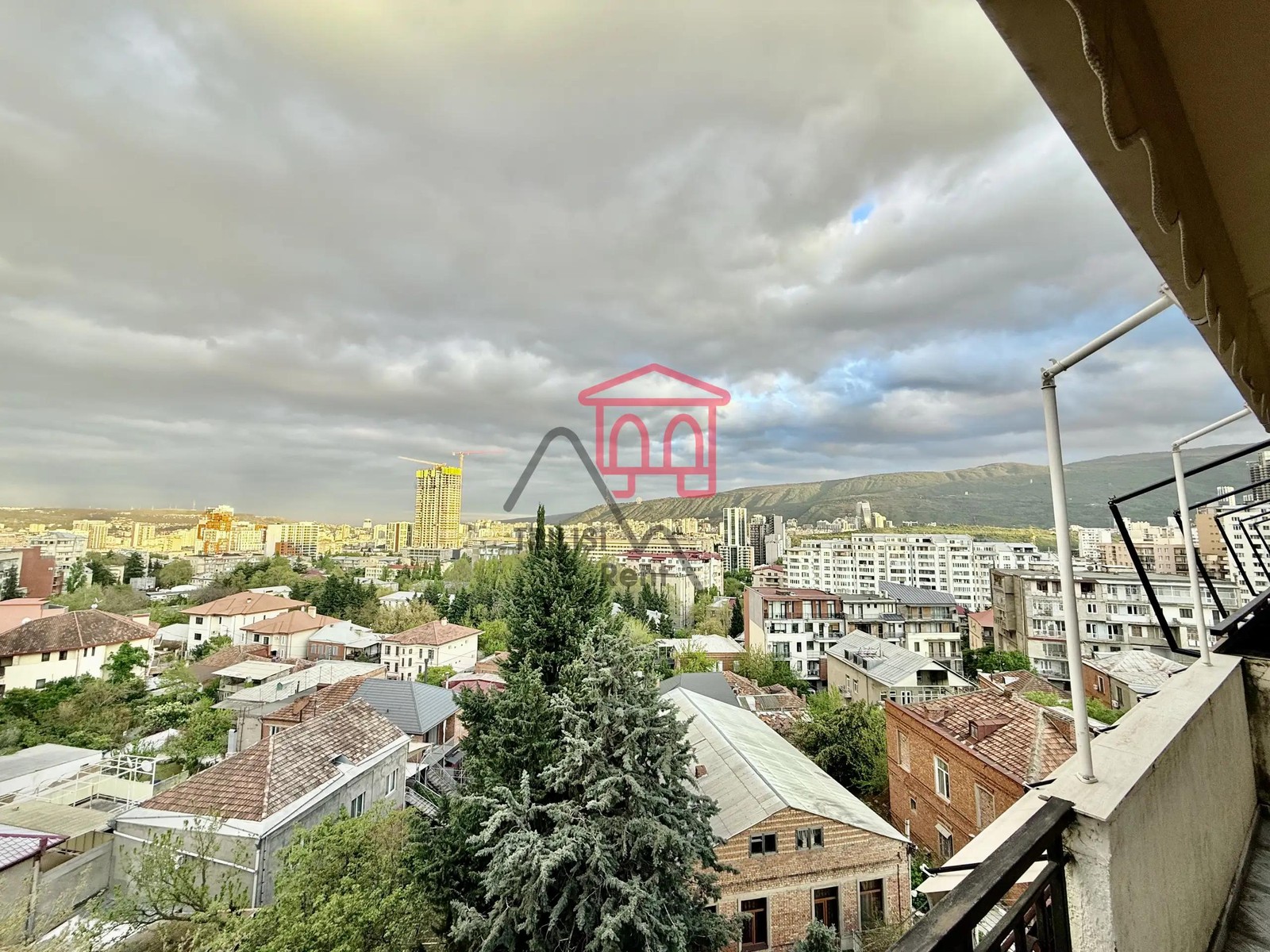 Budapest Street, 44 - 3 rooms
