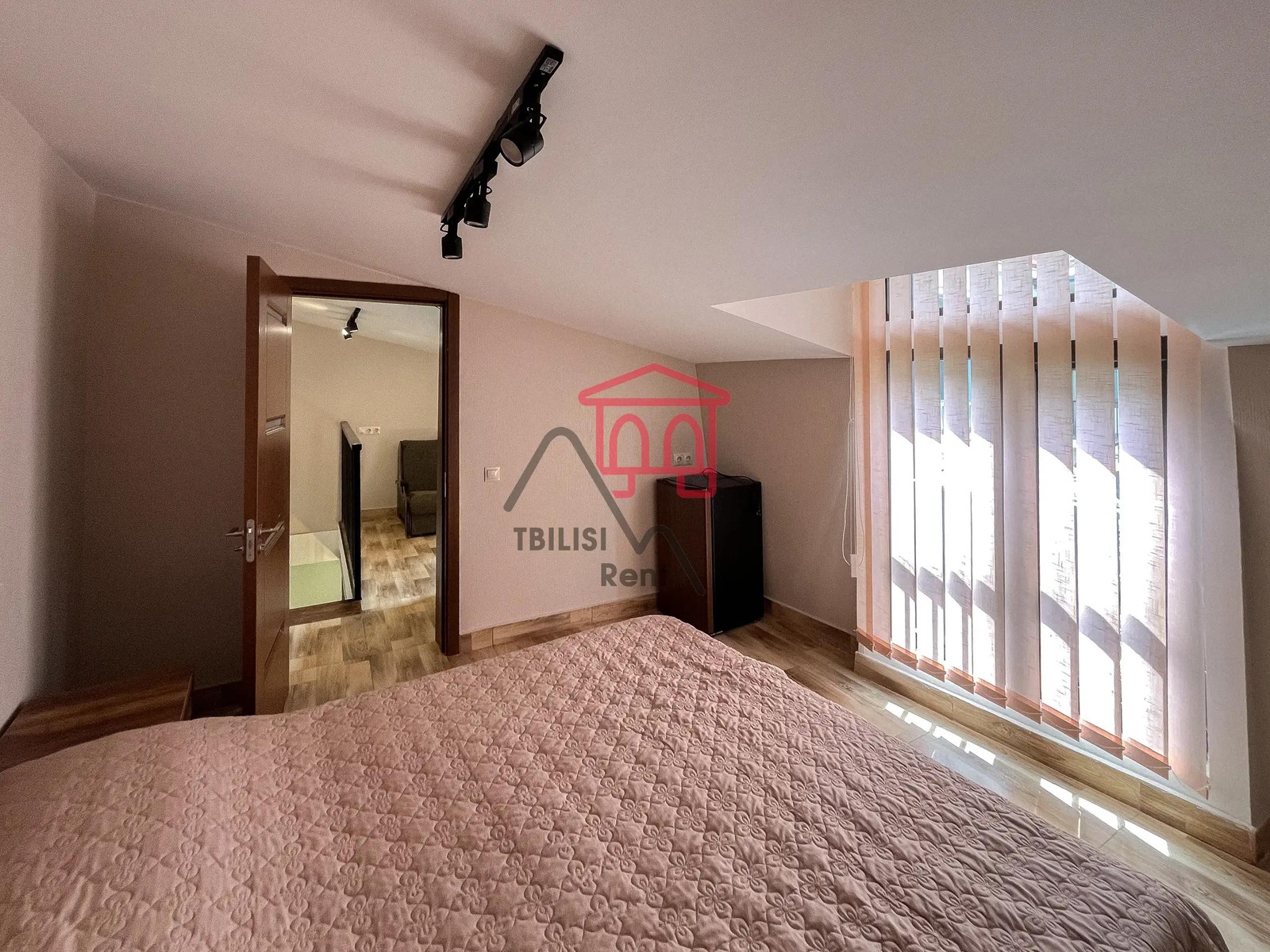 Saiat-Nova street, 3 - 5 rooms