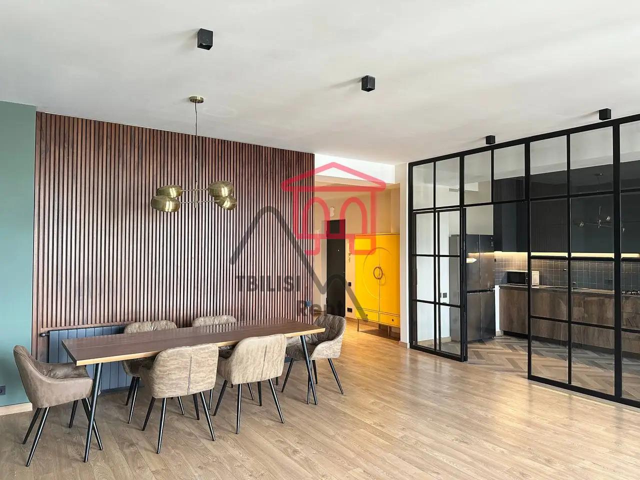 Kobuletskaya 38/40 - 3 rooms