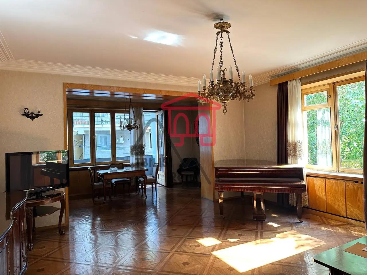 Mtskhetskaya 8, Vake - 3 rooms