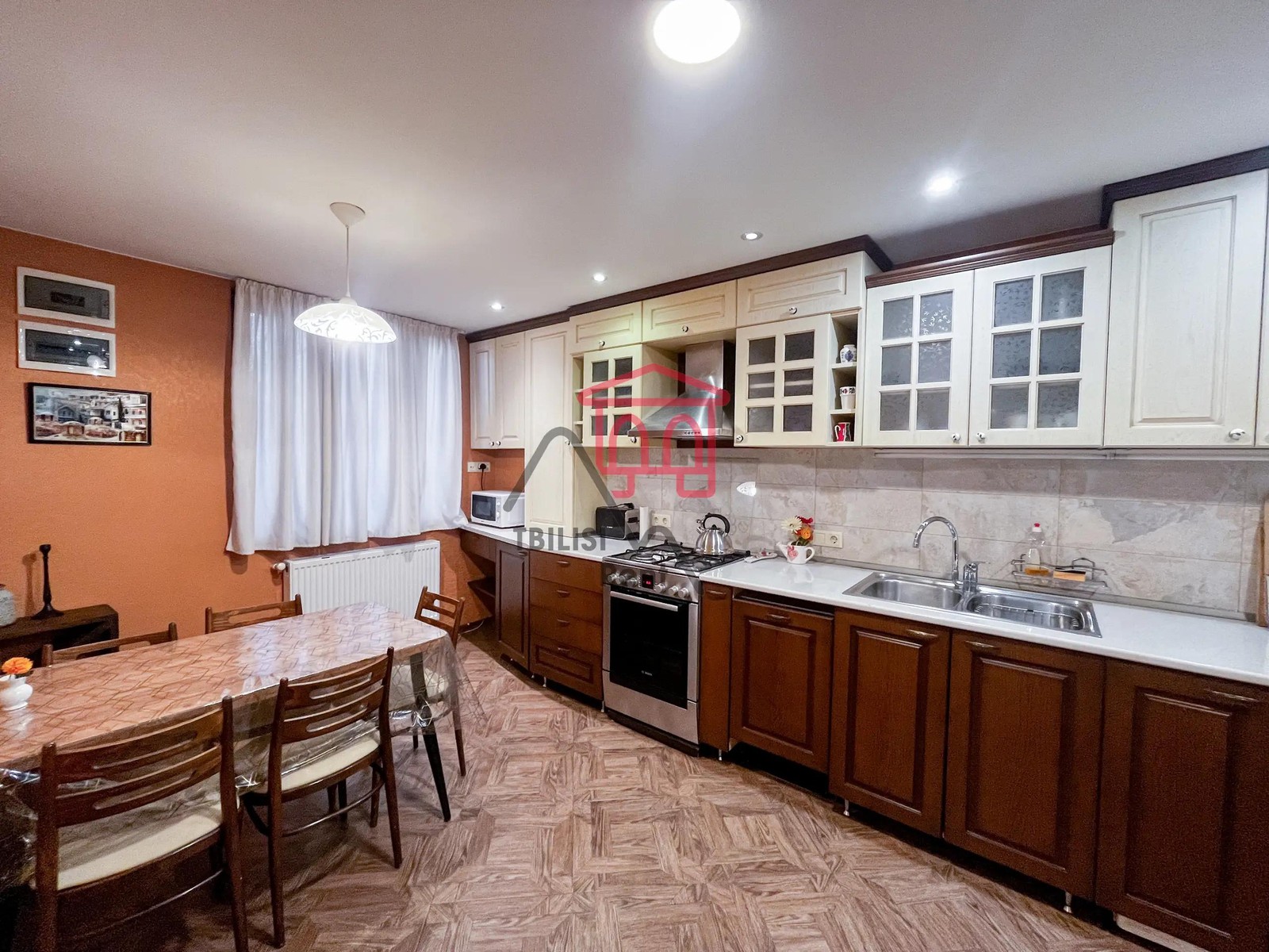 B. Kuftina 8 - 3 rooms