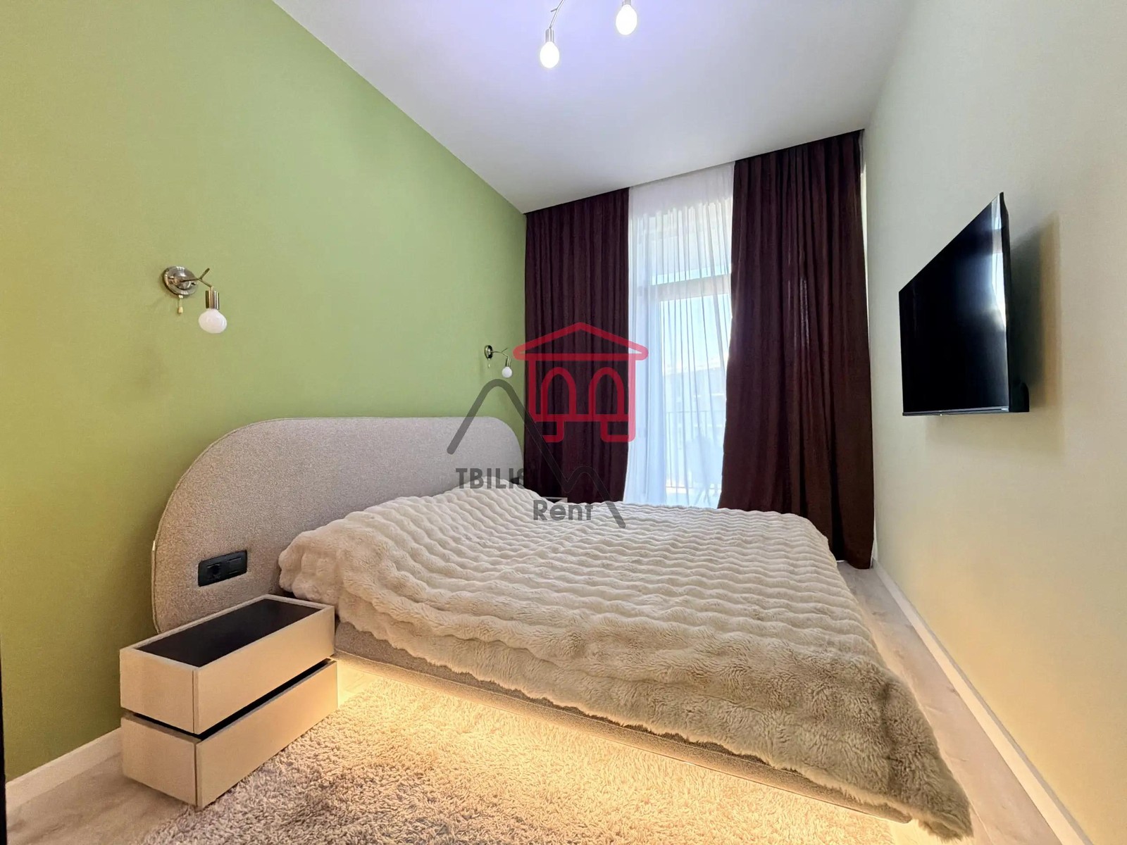 Bob Walsh, 26 - 3 rooms