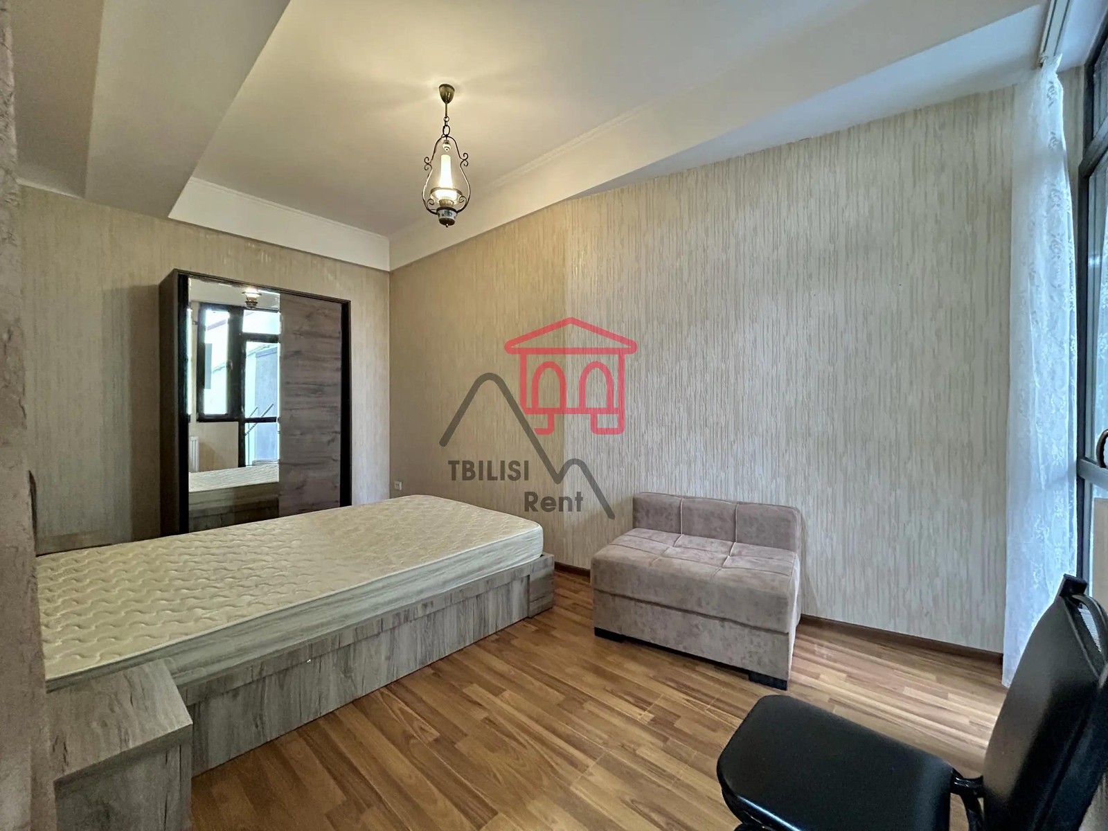 Mikhail Burdzsla, 22-24 - 1 rooms