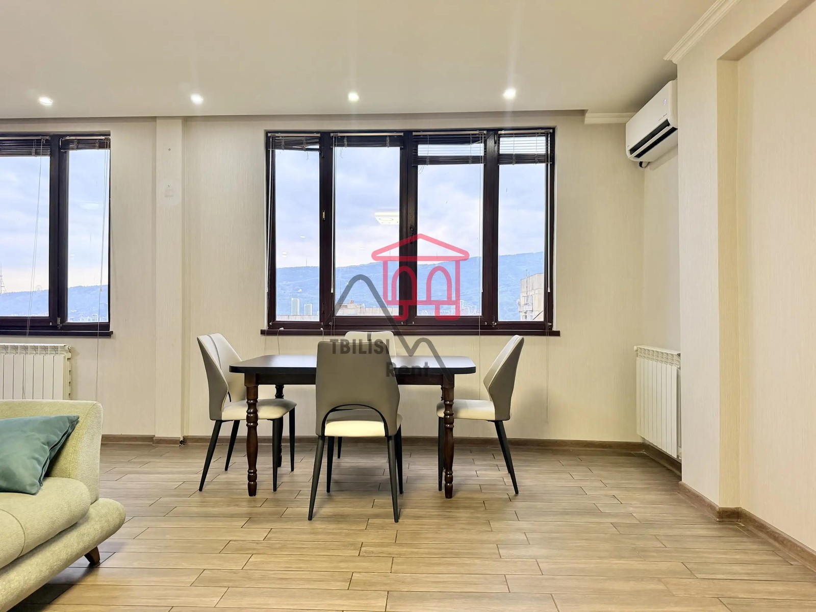 Nutsibidze 3, 3rd microdistrict - 3 rooms