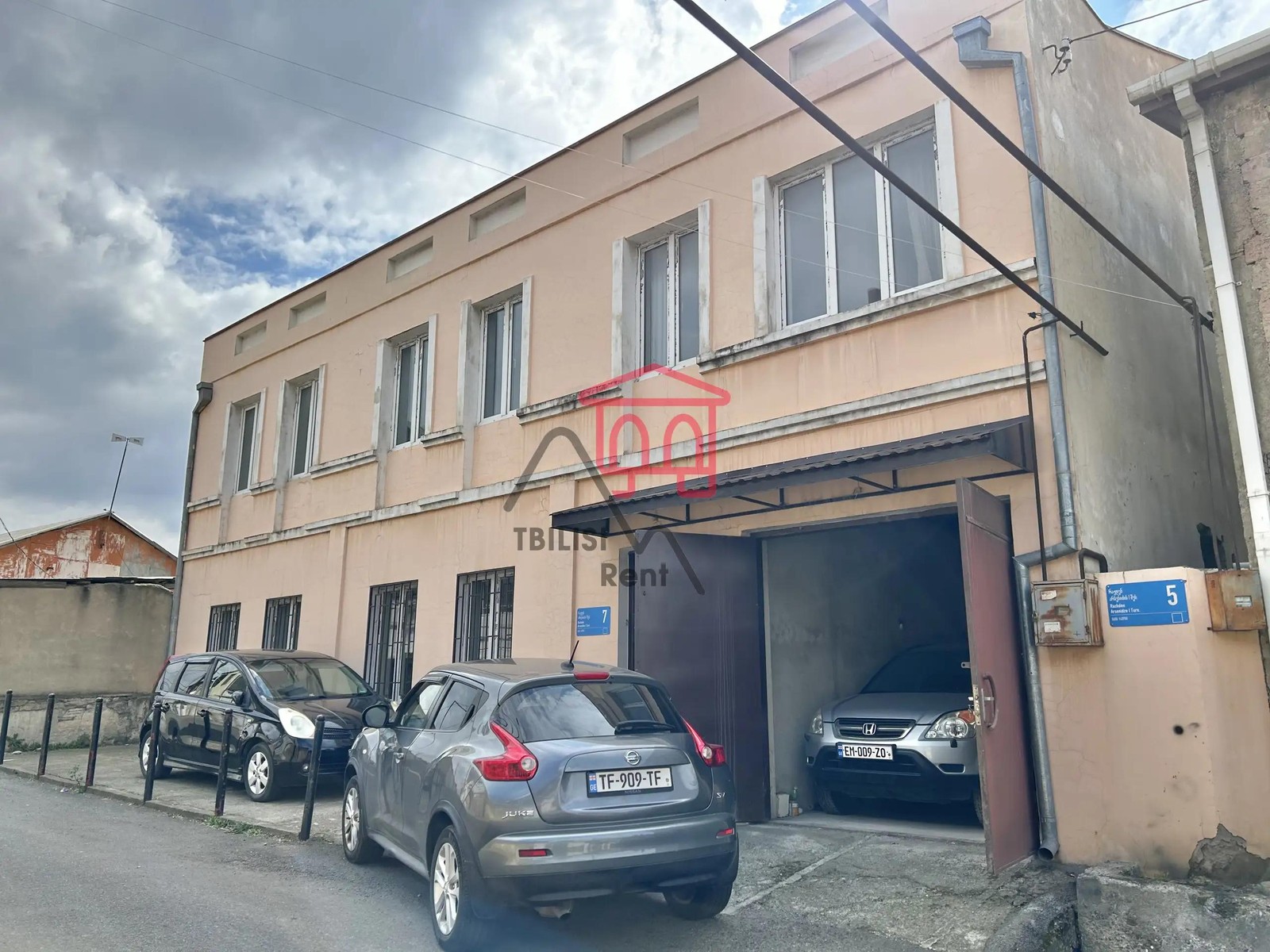 2nd Gudjareti Street, 49 - 5 rooms