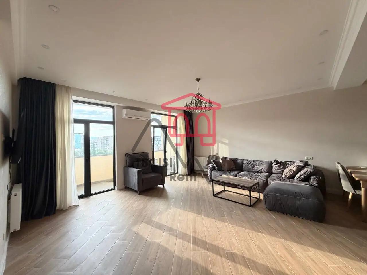 Petriashvili 46 - 3 rooms