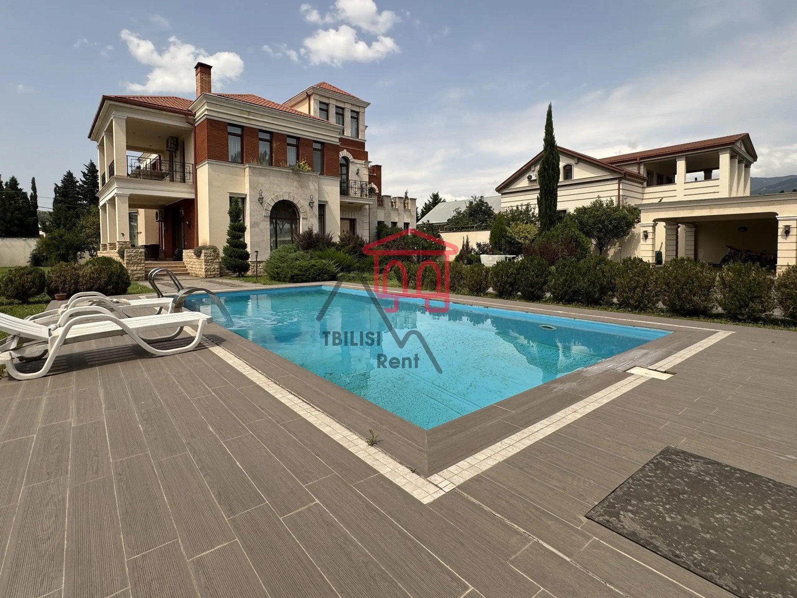 Peradze Street 24b - 3 rooms