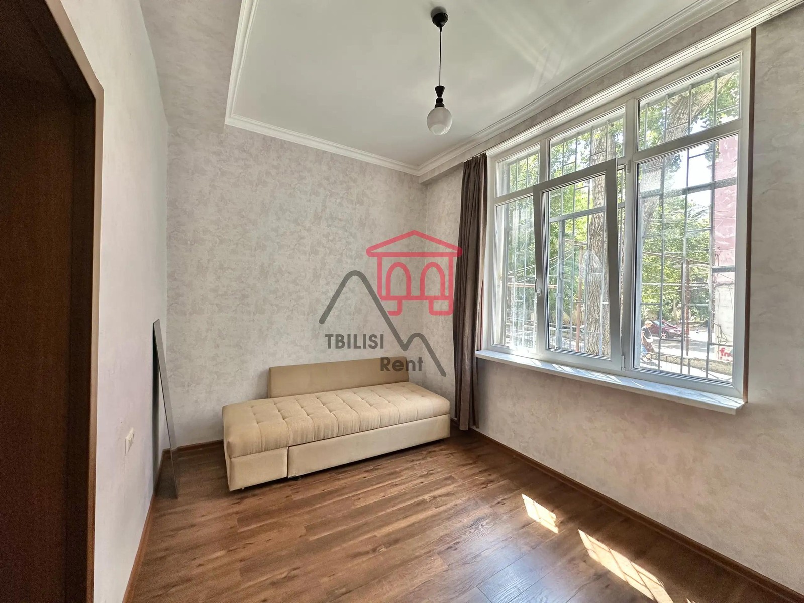 Bakhtrioni Street 10 - 4 rooms