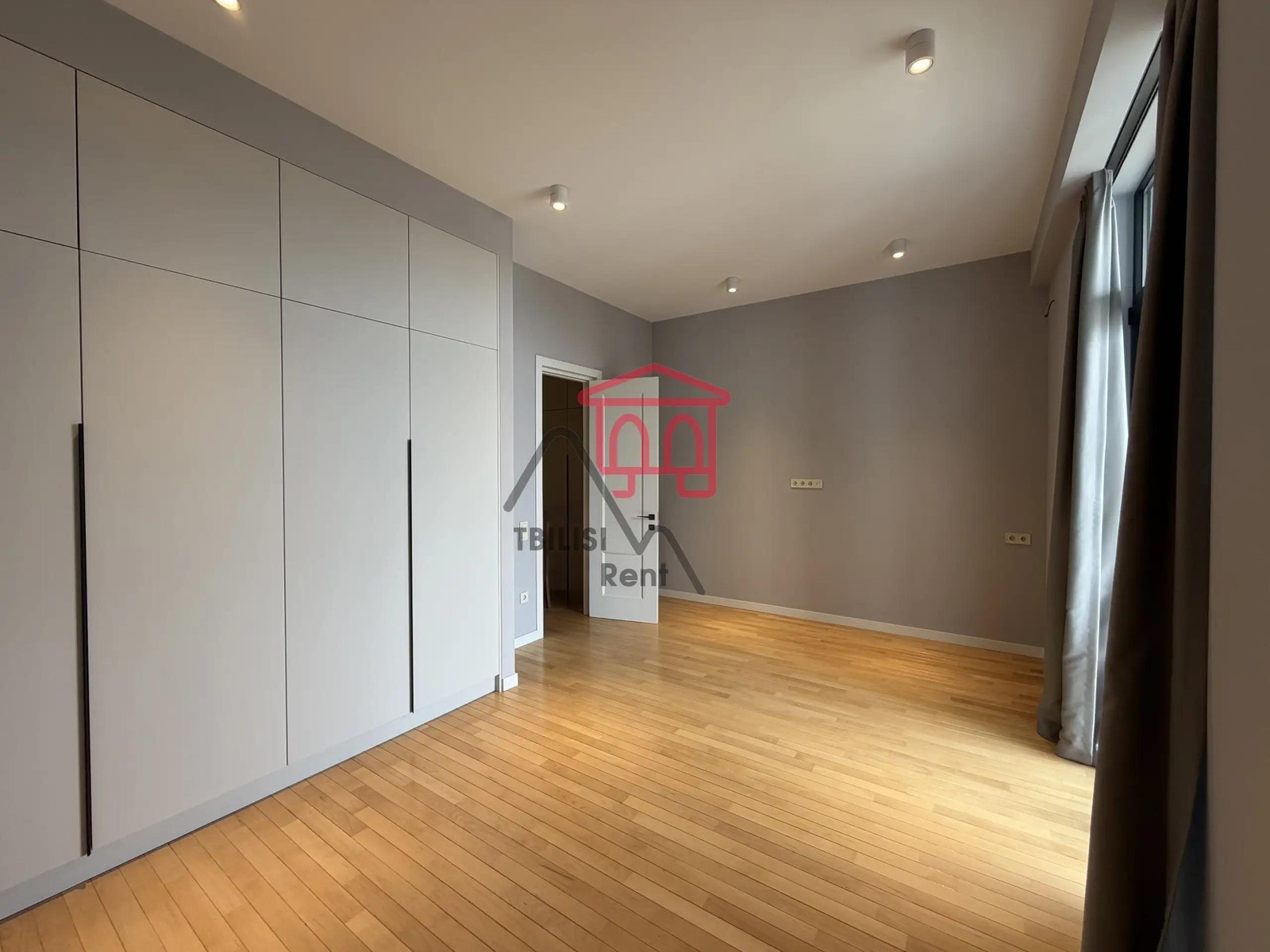 17 Grigol Volsky Street, Krtsanisi - 4 rooms