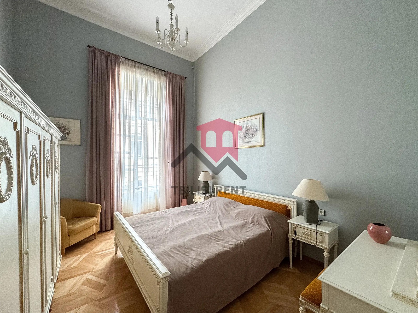Tbilisi, Lado Asatiani Street, 33 - 5 rooms