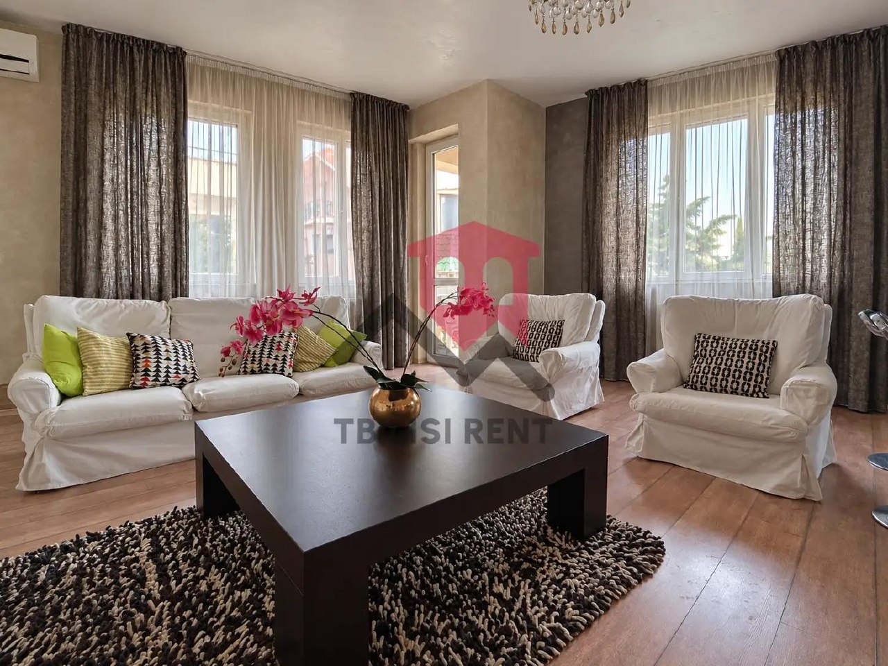 Simona Dzhanashia 30 - 2 rooms
