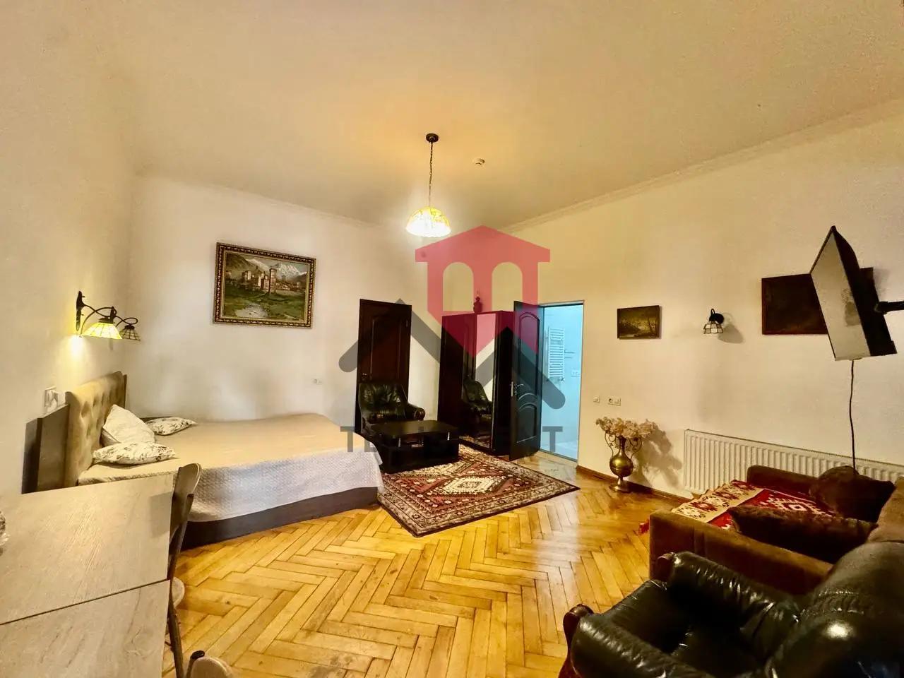 Tabidze 18 - 1 rooms