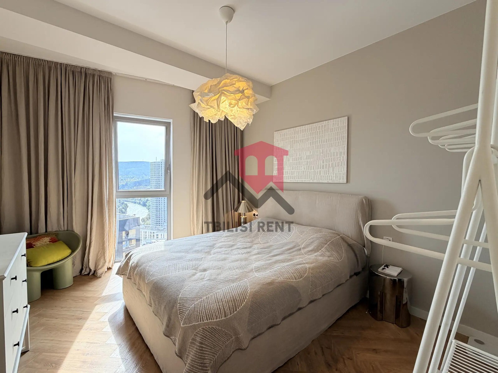 Tbilisi, Marshal Gelovani Avenue, 1-3 - 3 rooms